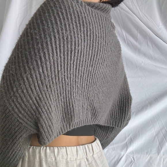 Misguided Grey Oversized Cropped Knit Pullover - Picture 4 of 5
